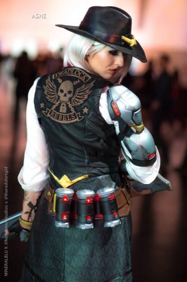 Официальный косплей Эш, нового героя Overwatch