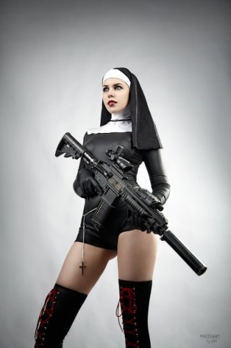 Косплей недели: Overwatch, Death Stranding, Dragon Age, Hitman, DMC, Cyberpunk 2077