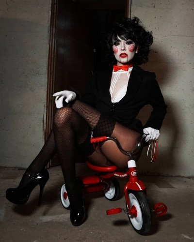  Возбуждающий пятничный косплей с нотками Хэллоуина и авокадо 