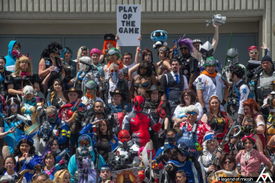 Целая толпа косплейщиков по Overwatch