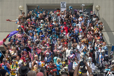 Целая толпа косплейщиков по Overwatch