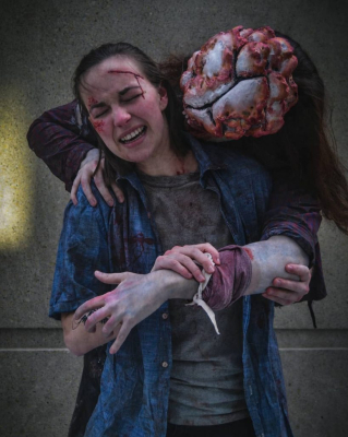 Косплей на щелкуна из The Last of Us выводит мутацию на новый уровень