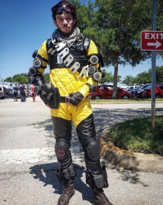 Лучший косплей Миража из Apex Legends