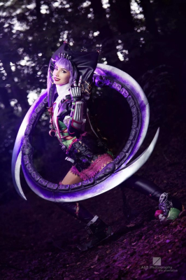 Потрясающее косплей-шоу, доступное только по приглашениям