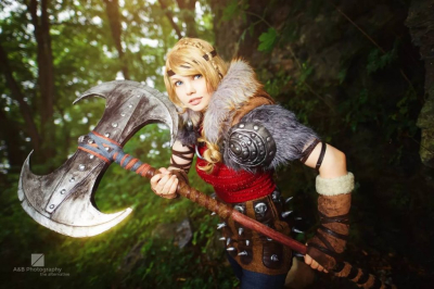 Потрясающее косплей-шоу, доступное только по приглашениям