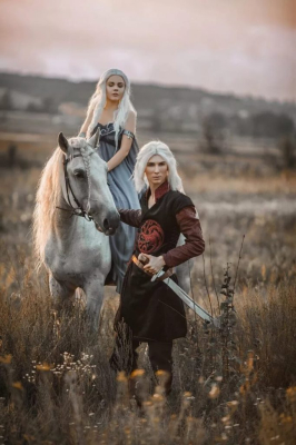 Семейная пара исполняет совместный косплей героев Сейлор Мун