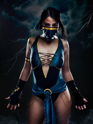 Нокаут-косплей Джейд из Mortal Kombat