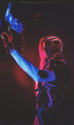 Светящийся в темноте косплей