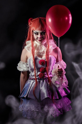 Лучший женский косплей Пеннивайза из «Оно»