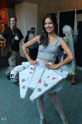 Косплееры изображают технику из Star Wars