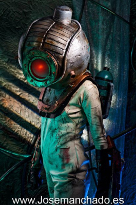 Назад в город Восторг с косплеем Элеоноры