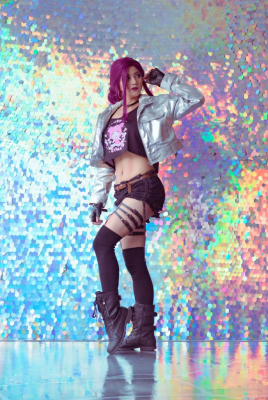 K/DA Kinda — «Самое популярное в мире музыкальное видео Tryhard Cosplay»