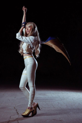 K/DA Kinda — «Самое популярное в мире музыкальное видео Tryhard Cosplay»