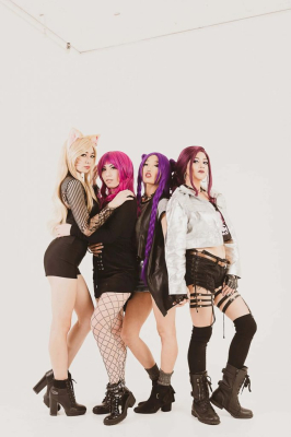 K/DA Kinda — «Самое популярное в мире музыкальное видео Tryhard Cosplay»