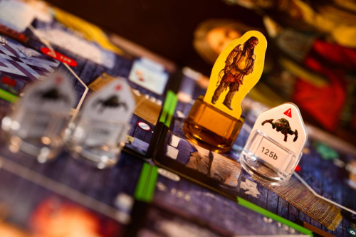 Открылся предзаказ на дополнения «Воспоминания» и «Ох уж эти детки!» для настольной игры «Поколения. Книга Свона»