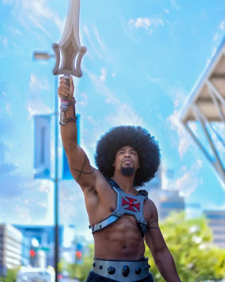 Властью Серого Черепа, Он Обладает Силой