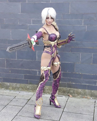 Косплеер Soul Calibur выглядит так же шикарно и беспощадно как и культовая Ivy Valentine