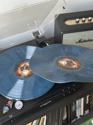 Larian бесплатно заменила расплавленную виниловую пластинку фаната Baldur's Gate 3