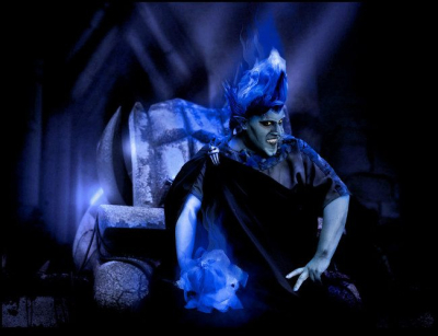 Сияющий косплей Аида из мультфильма «Геркулес» Сияющий косплей Аида из мультфильма «Геркулес»