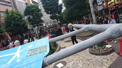 Костюм создать легко, в отличии от реквезита…