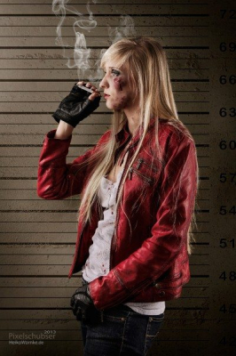 Крутой женский косплей Данте из Devil May Cry