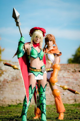 Косплей боевого инструктора Аллейн из «Queen’s Blade»