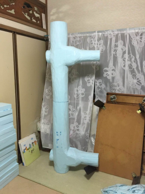 Костюм создать легко, в отличии от реквезита…