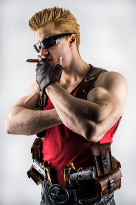 Настало время надрать зад и сделать косплей Дюка Нюкема