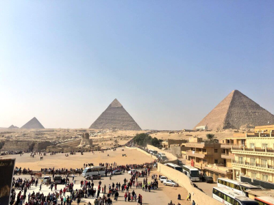 Иногда для косплея нужны только пирамиды