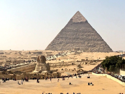 Иногда для косплея нужны только пирамиды