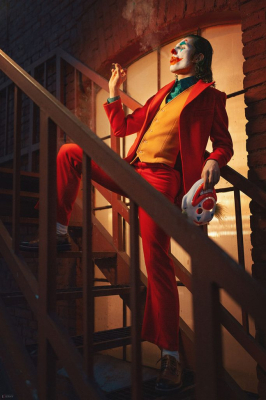 Косплей улыбающегося Джокера