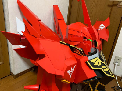 Наконец-то, действительно крутой косплей по Gundam