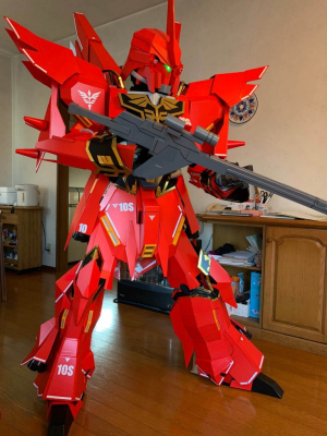 Наконец-то, действительно крутой косплей по Gundam