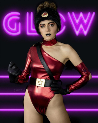 Много косплеев на Glow не бывает