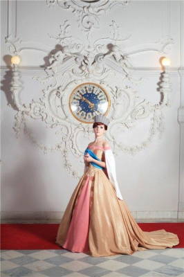 Ожившая принцесса: косплей Анастасии Ожившая принцесса: косплей Анастасии