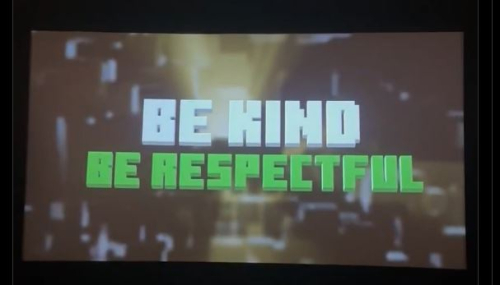 Кинотеатры перед показами «Майнкрафт в кино» начали просить зрителей не бросаться попкорном